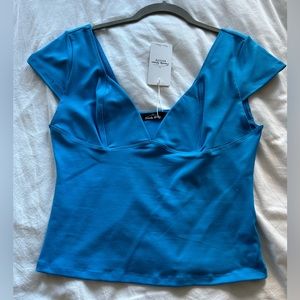 NWT vneck going out top